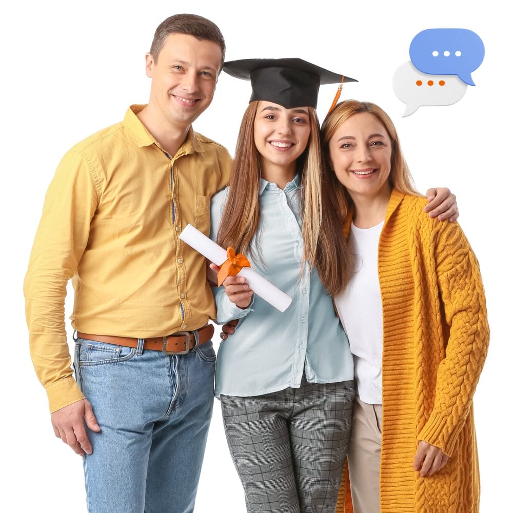 Una mujer joven con una gorra de graduación sostiene un diploma, de pie felizmente entre un hombre con una camisa amarilla y una mujer con un cárdigan amarillo. Las burbujas de diálogo aparecen encima de ellos.