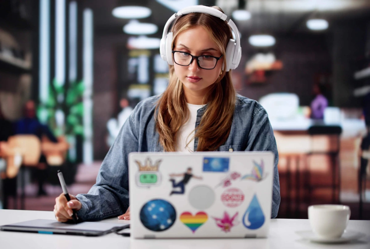 Escuela sobre la marcha: cómo las familias están convirtiendo los viajes en tiempo de aprendizaje